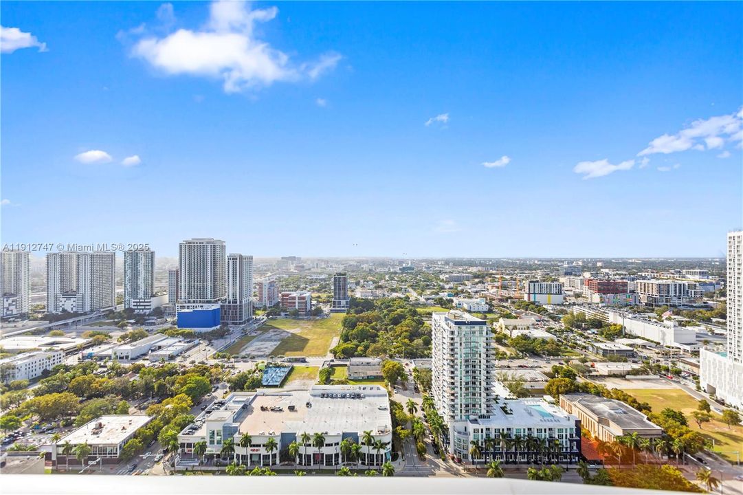 待售: $799,000 (2 贝兹, 2 浴室, 1178 平方英尺)