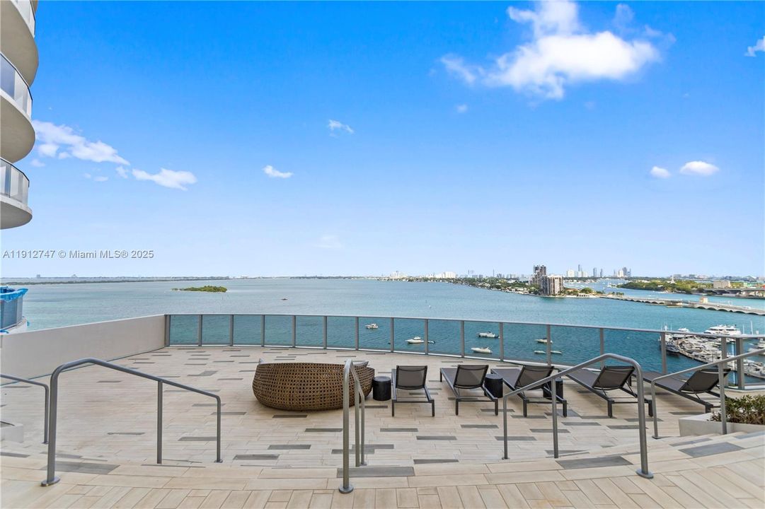 待售: $799,000 (2 贝兹, 2 浴室, 1178 平方英尺)