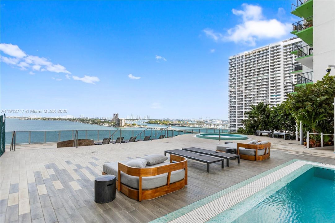 待售: $799,000 (2 贝兹, 2 浴室, 1178 平方英尺)