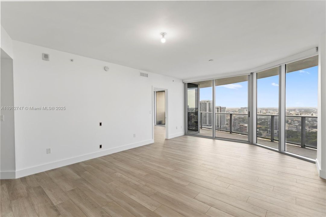 待售: $799,000 (2 贝兹, 2 浴室, 1178 平方英尺)