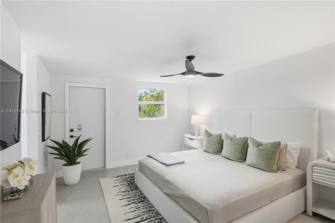 En Venta: $824,900 (4 camas, 3 baños, 1502 Pies cuadrados)