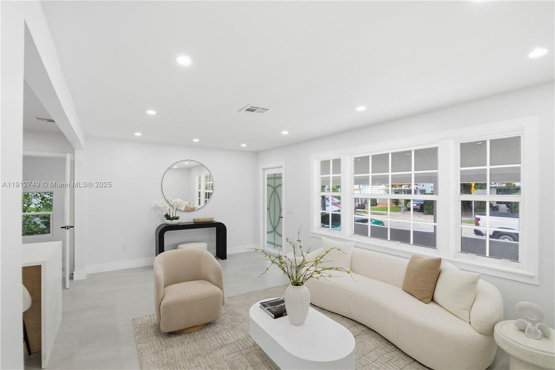 En Venta: $824,900 (4 camas, 3 baños, 1502 Pies cuadrados)