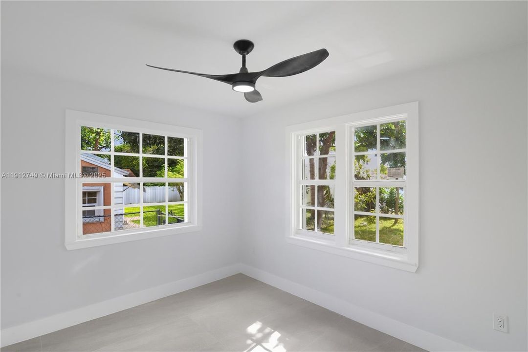 En Venta: $824,900 (4 camas, 3 baños, 1502 Pies cuadrados)