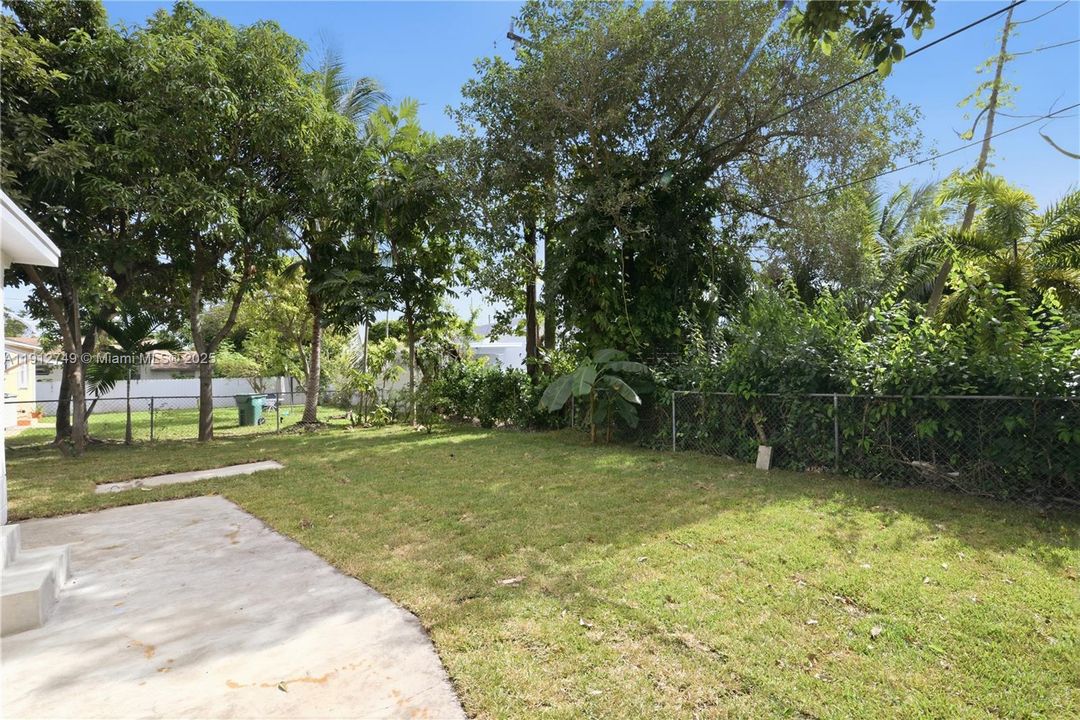 En Venta: $824,900 (4 camas, 3 baños, 1502 Pies cuadrados)