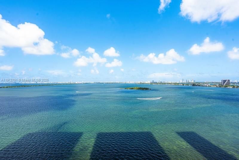 For Sale: $1,950,000 (3 beds, 3 baths, 1639 Square Feet)