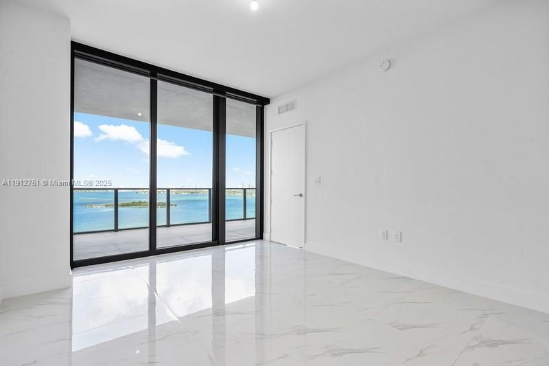 For Sale: $1,950,000 (3 beds, 3 baths, 1639 Square Feet)