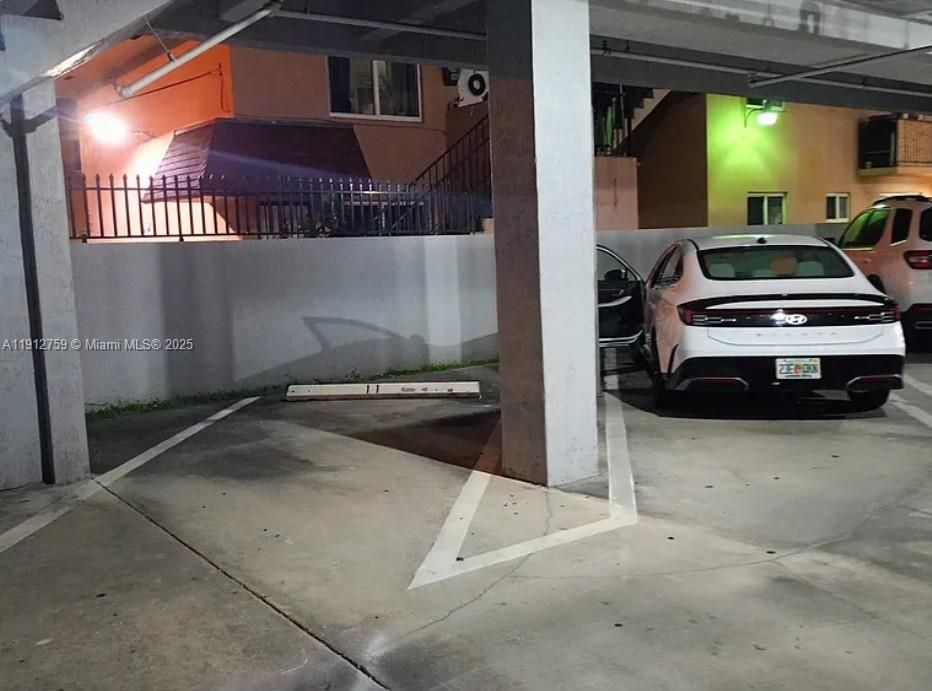 Activo con contrato: $2,300 (2 camas, 1 baños, 778 Pies cuadrados)