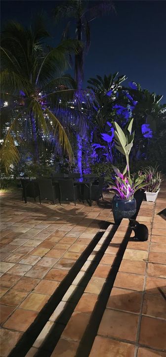 Activo con contrato: $10,700,000 (6 camas, 5 baños, 5012 Pies cuadrados)