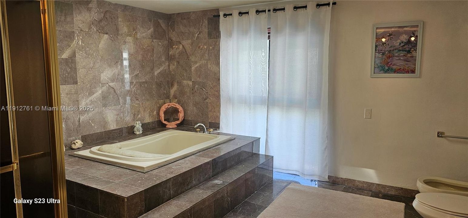 For Sale: $10,700,000 (6 beds, 5 baths, 5012 Square Feet)