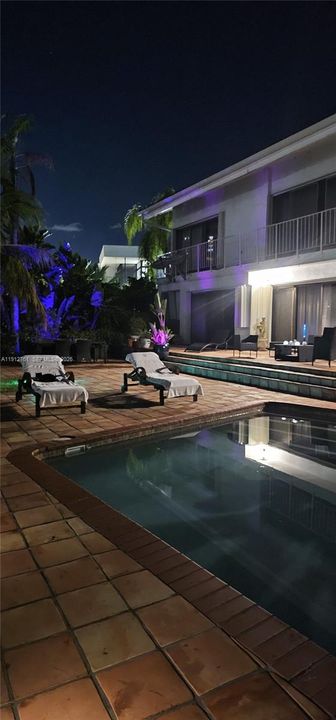 Activo con contrato: $10,700,000 (6 camas, 5 baños, 5012 Pies cuadrados)