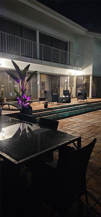 Activo con contrato: $10,700,000 (6 camas, 5 baños, 5012 Pies cuadrados)