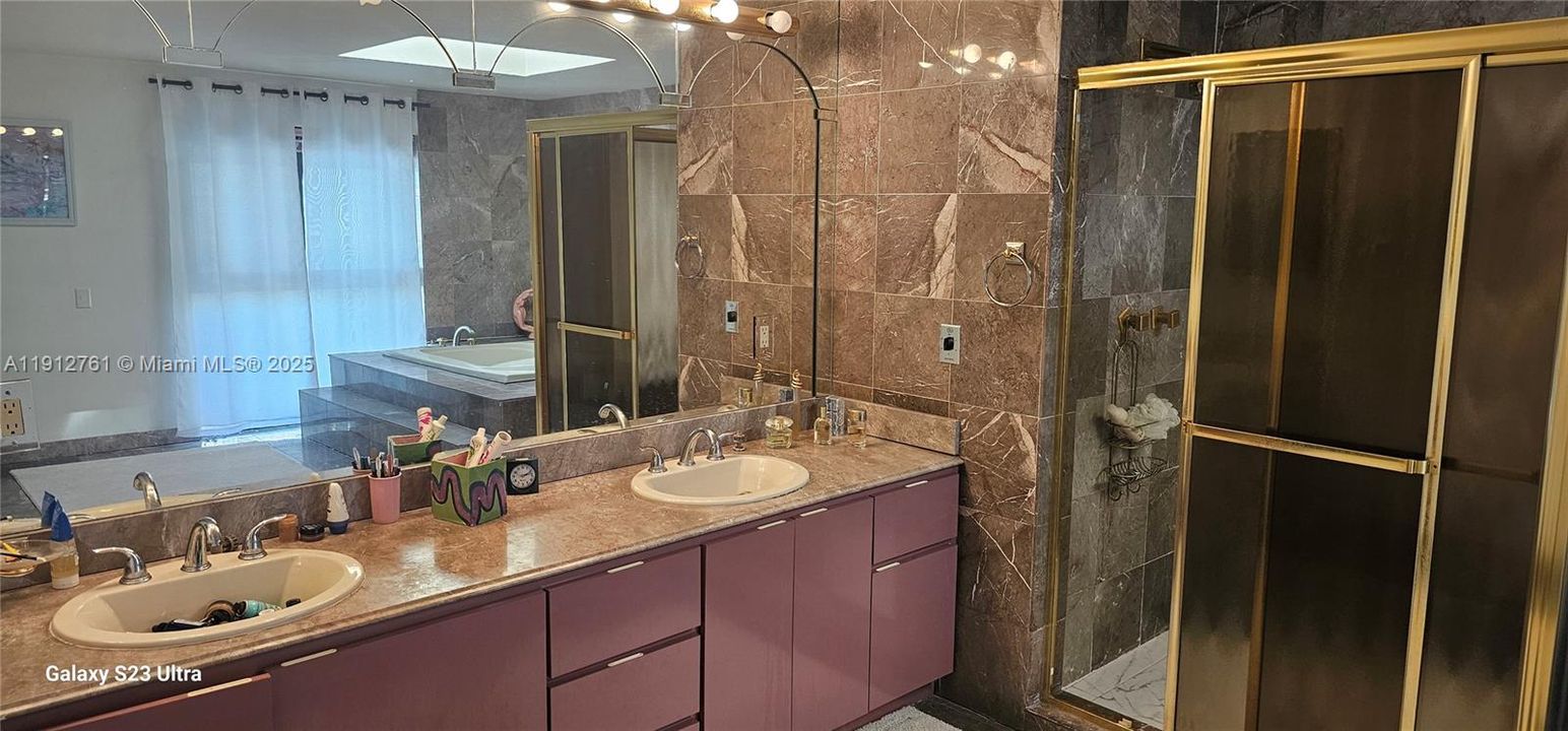 For Sale: $10,700,000 (6 beds, 5 baths, 5012 Square Feet)