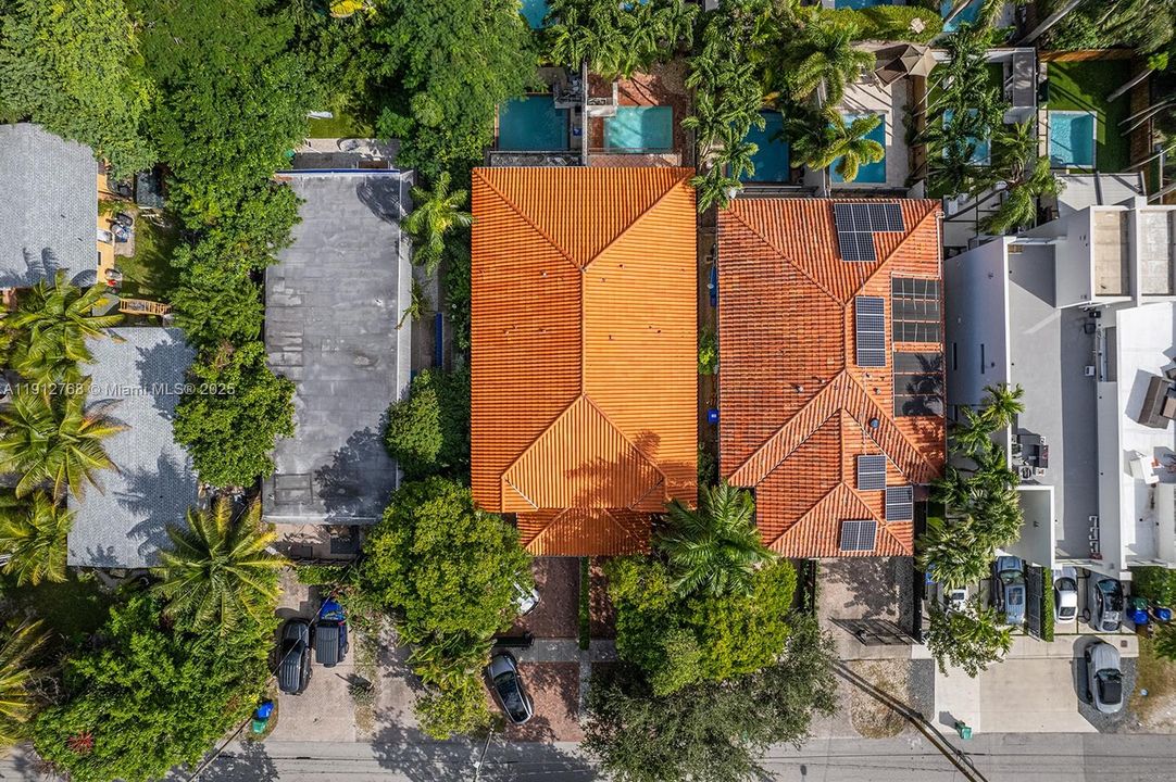 合同活跃: $7,600 (3 贝兹, 2 浴室, 2079 平方英尺)