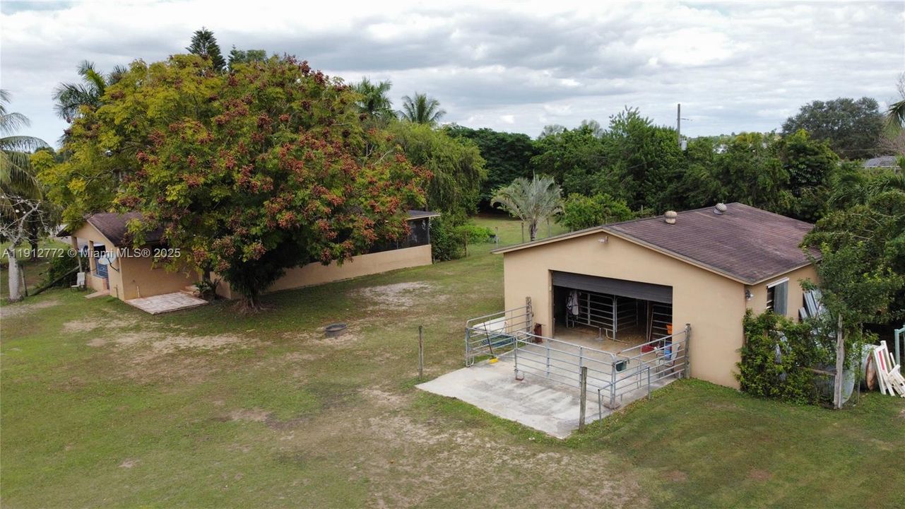 En Venta: $975,000 (3 camas, 2 baños, 2230 Pies cuadrados)