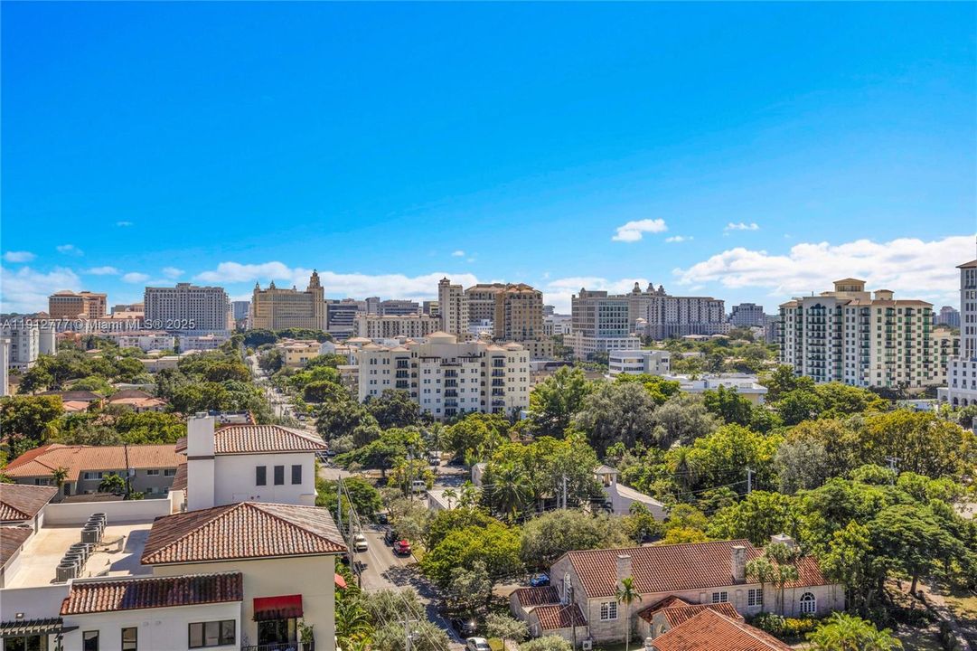 待售: $450,000 (2 贝兹, 2 浴室, 960 平方英尺)