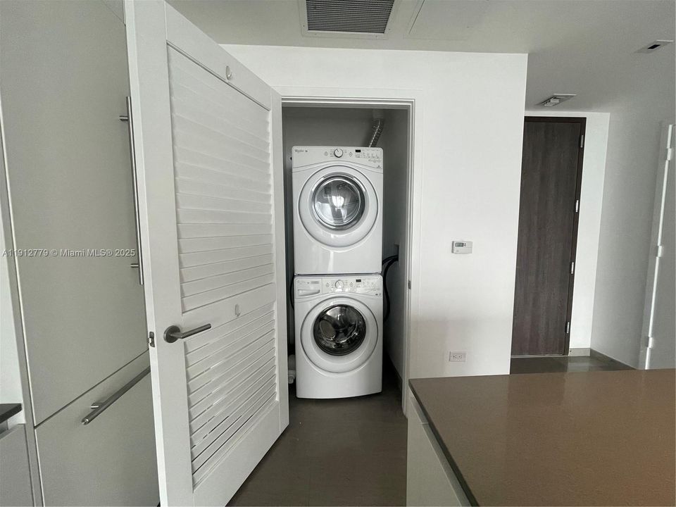 待售: $660,000 (1 贝兹, 1 浴室, 810 平方英尺)