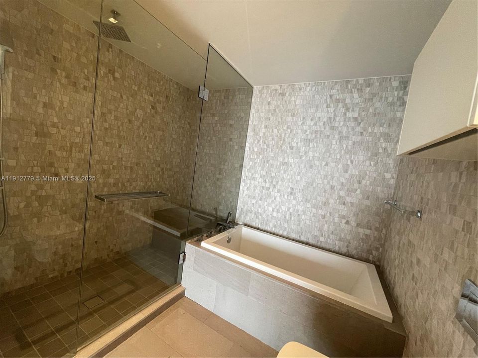 待售: $660,000 (1 贝兹, 1 浴室, 810 平方英尺)