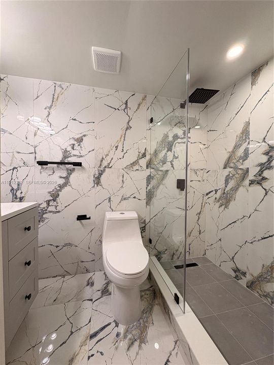 В аренду: $2,350 (2 спален, 2 ванн, 1086 Квадратных фут)