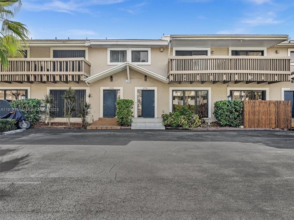 待售: $918,000 (3 贝兹, 2 浴室, 1936 平方英尺)