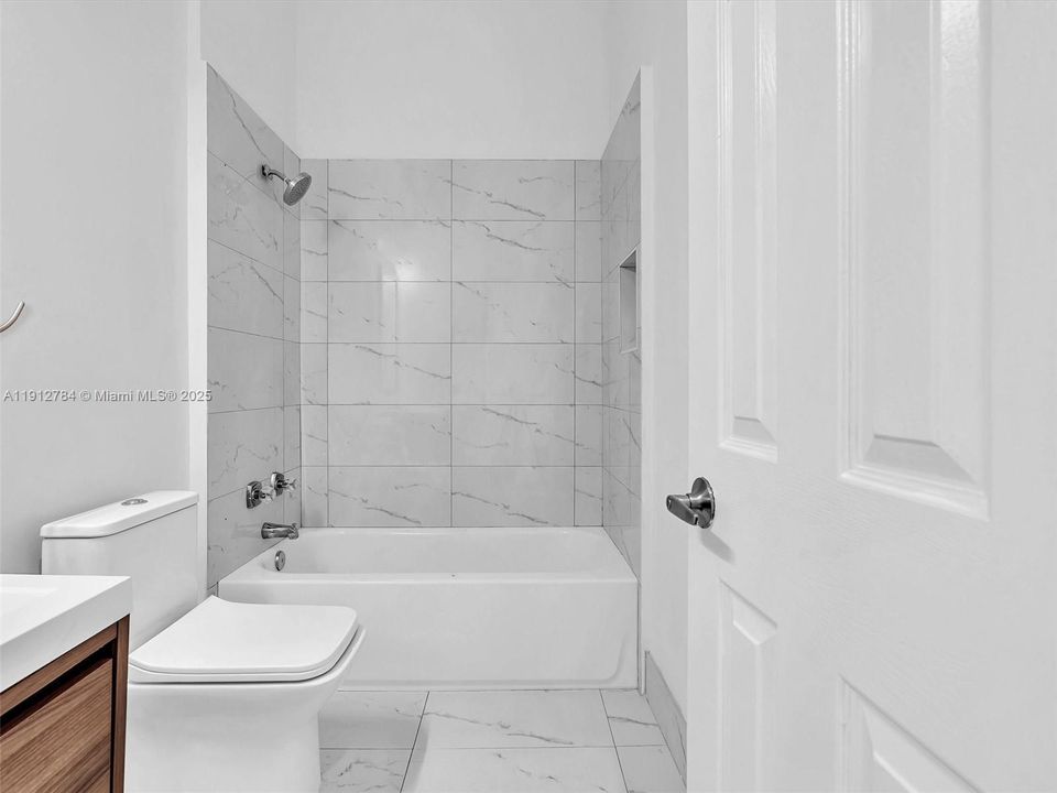 待售: $918,000 (3 贝兹, 2 浴室, 1936 平方英尺)