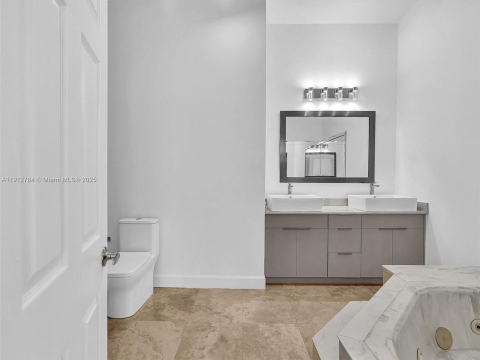 待售: $918,000 (3 贝兹, 2 浴室, 1936 平方英尺)