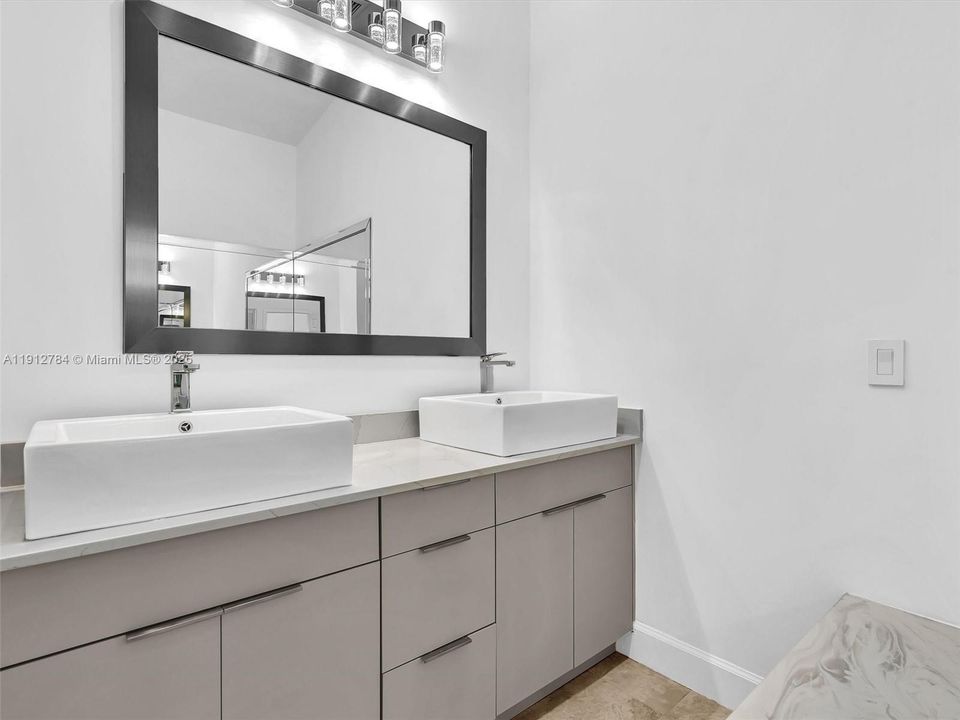 待售: $918,000 (3 贝兹, 2 浴室, 1936 平方英尺)