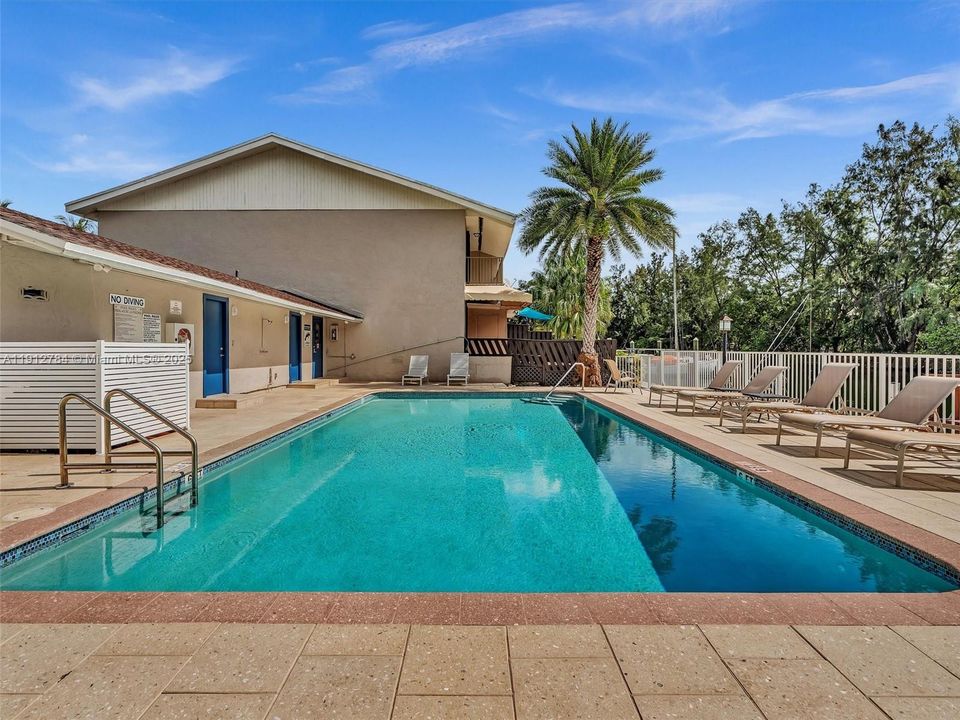 待售: $918,000 (3 贝兹, 2 浴室, 1936 平方英尺)