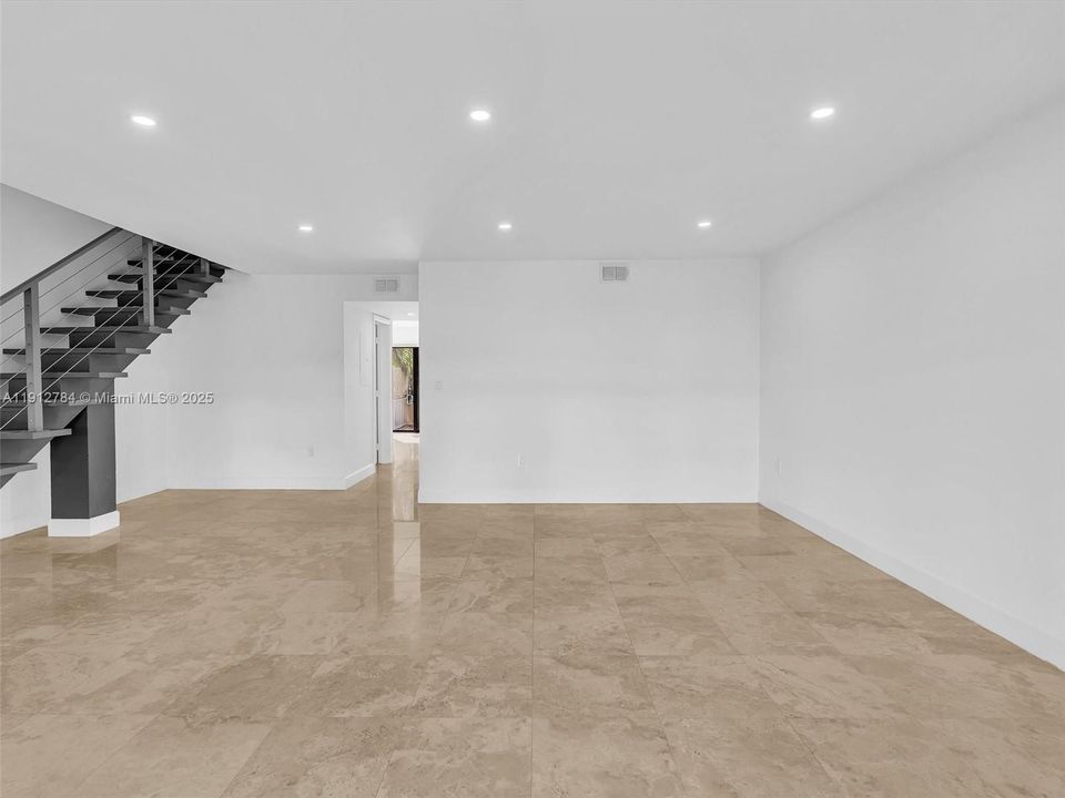 待售: $918,000 (3 贝兹, 2 浴室, 1936 平方英尺)