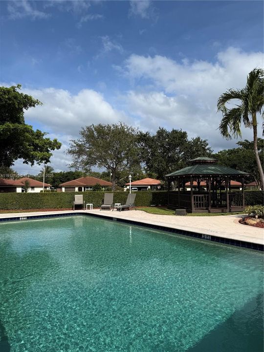 For Rent: $2,450 (2 beds, 2 baths, 1108 Square Feet)