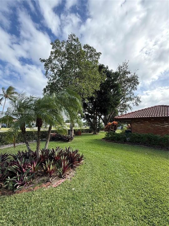 For Rent: $2,450 (2 beds, 2 baths, 1108 Square Feet)