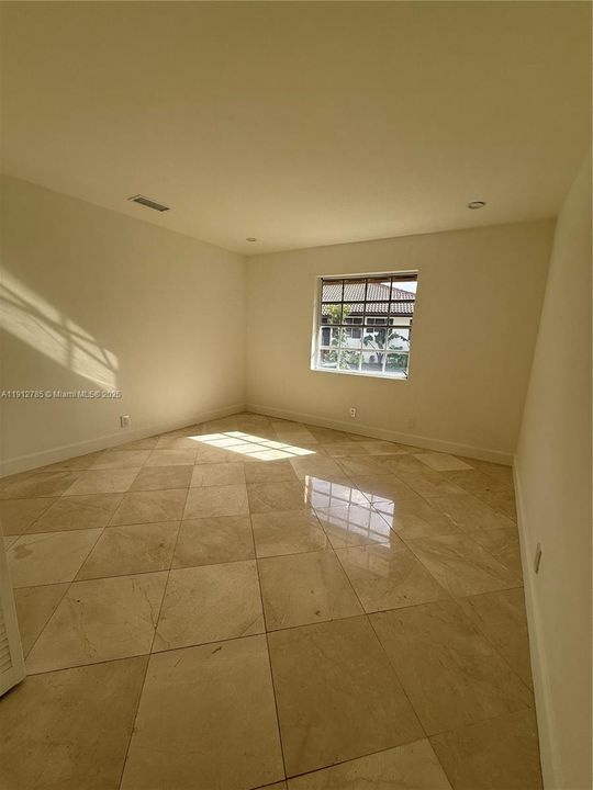 For Rent: $2,450 (2 beds, 2 baths, 1108 Square Feet)