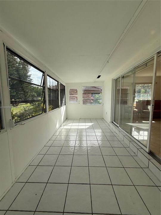 For Rent: $2,450 (2 beds, 2 baths, 1108 Square Feet)