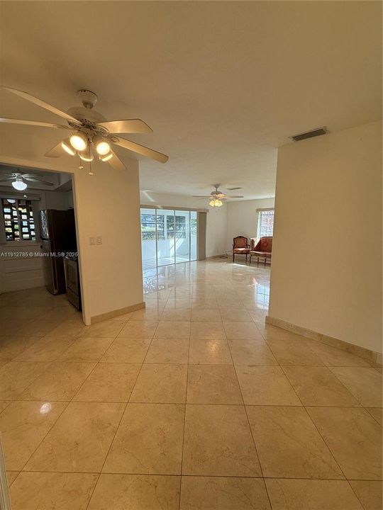 For Rent: $2,450 (2 beds, 2 baths, 1108 Square Feet)