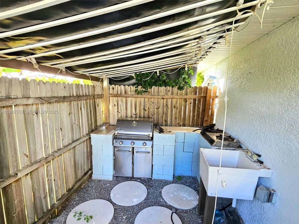 En Venta: $259,000 (2 camas, 1 baños, 0 Pies cuadrados)