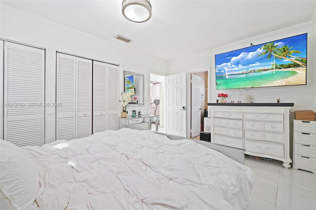 Active With Contract: $670,000 (5 beds, 3 baths, 1929 Square Feet)