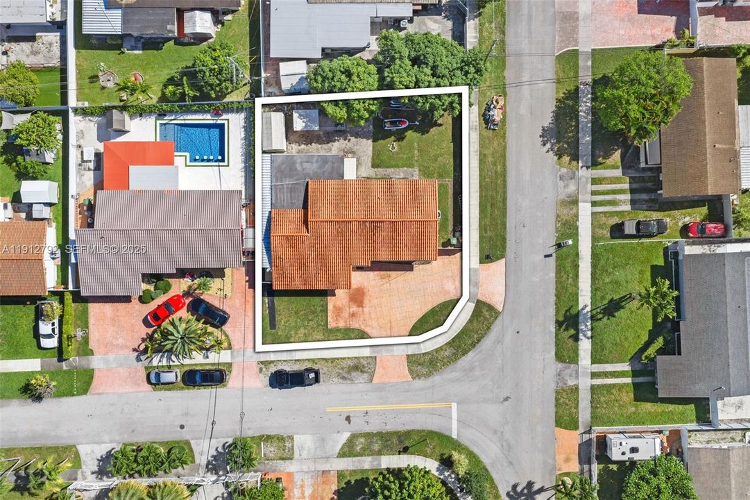 Active With Contract: $670,000 (5 beds, 3 baths, 1929 Square Feet)