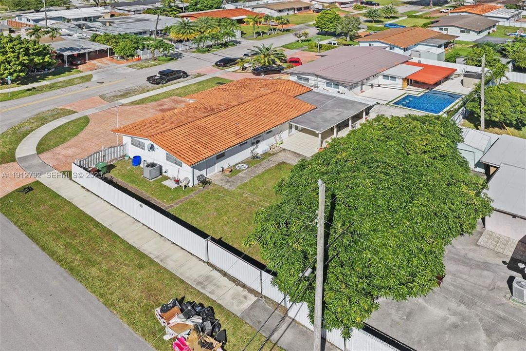 Active With Contract: $670,000 (5 beds, 3 baths, 1929 Square Feet)