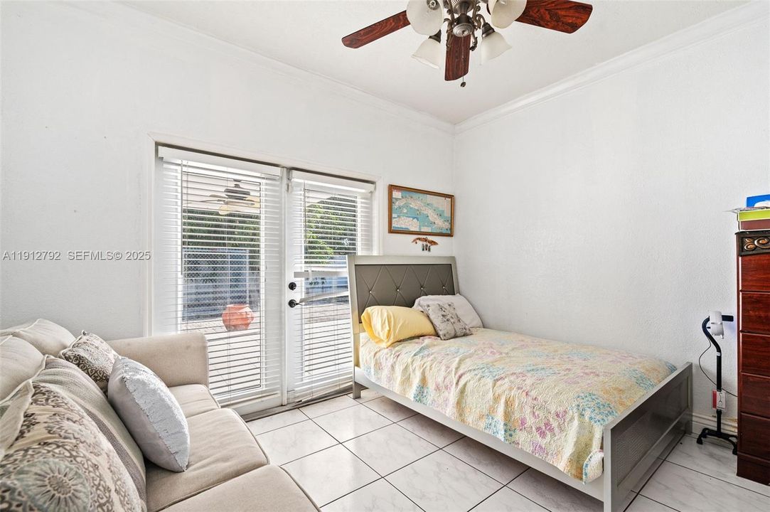 Active With Contract: $670,000 (5 beds, 3 baths, 1929 Square Feet)