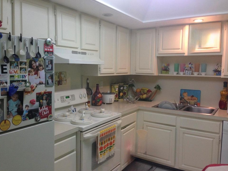 待售: $510,000 (2 贝兹, 2 浴室, 874 平方英尺)