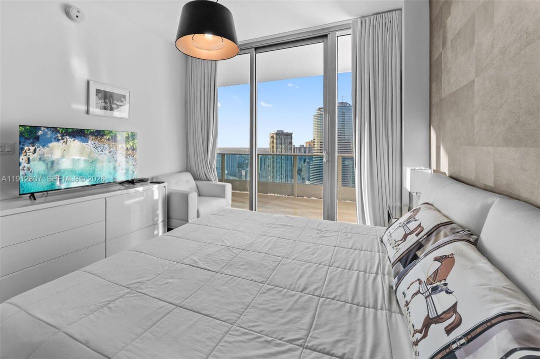 На продажу: $940,000 (2 спален, 2 ванн, 1237 Квадратных фут)