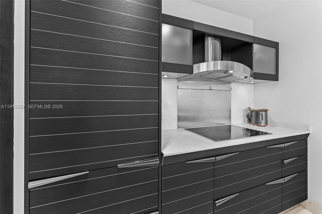 На продажу: $940,000 (2 спален, 2 ванн, 1237 Квадратных фут)