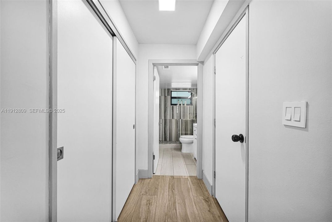 For Sale: $395,000 (1 beds, 1 baths, 669 Square Feet)