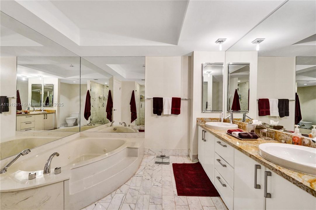 For Sale: $1,000,000 (4 beds, 3 baths, 2080 Square Feet)