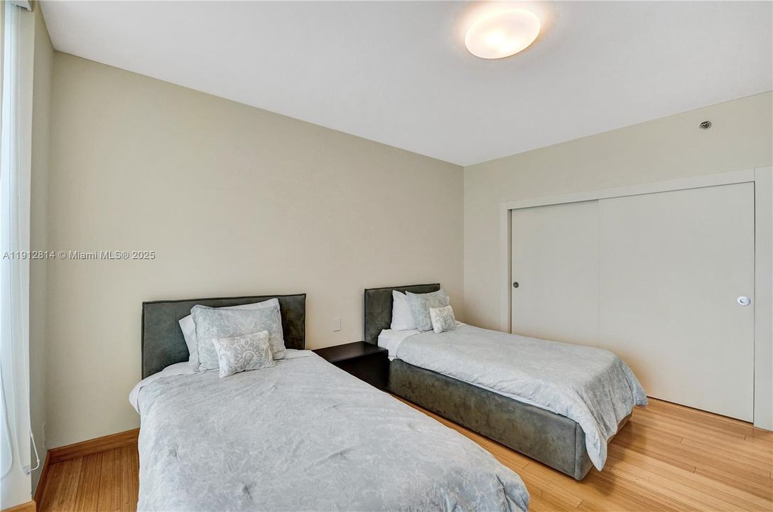 For Sale: $1,000,000 (4 beds, 3 baths, 2080 Square Feet)