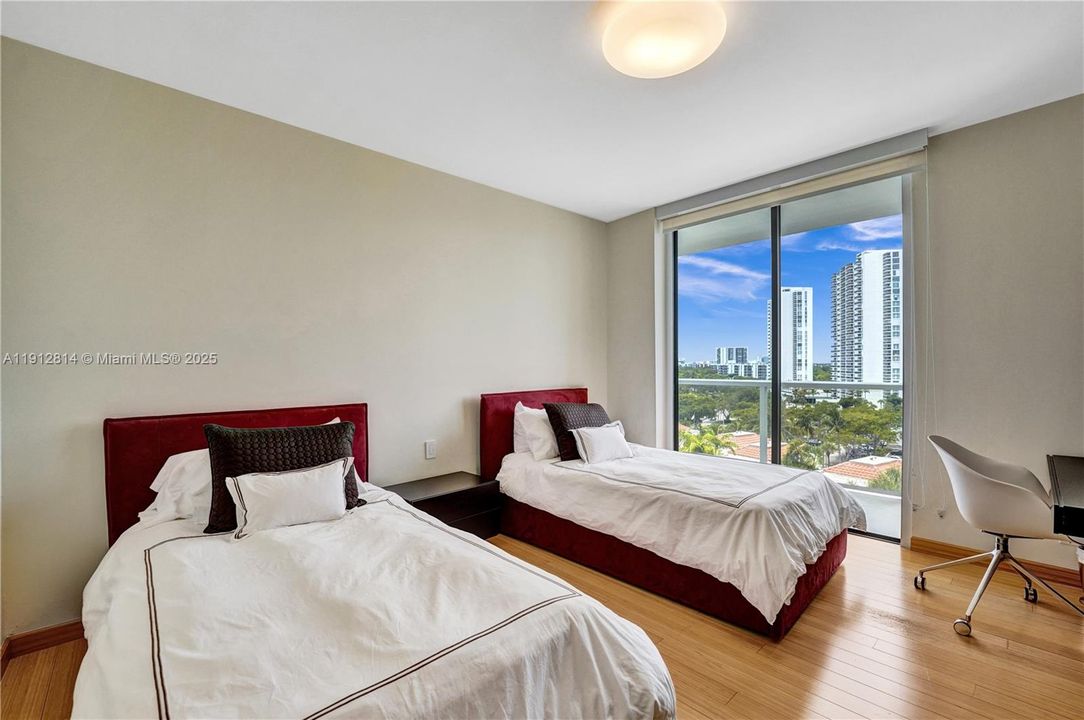 For Sale: $1,000,000 (4 beds, 3 baths, 2080 Square Feet)