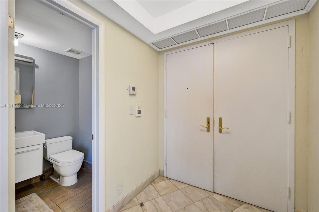 For Sale: $1,000,000 (4 beds, 3 baths, 2080 Square Feet)