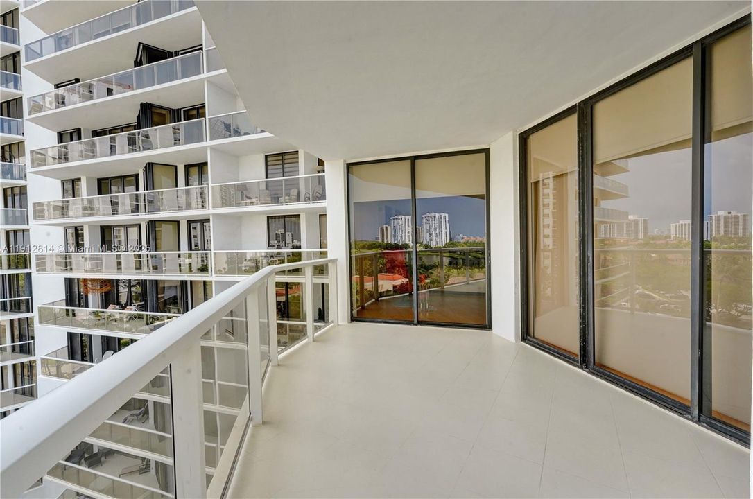 For Sale: $1,000,000 (4 beds, 3 baths, 2080 Square Feet)