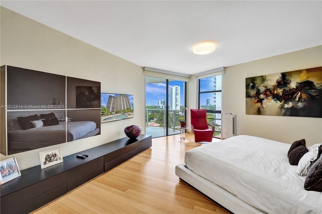 For Sale: $1,000,000 (4 beds, 3 baths, 2080 Square Feet)