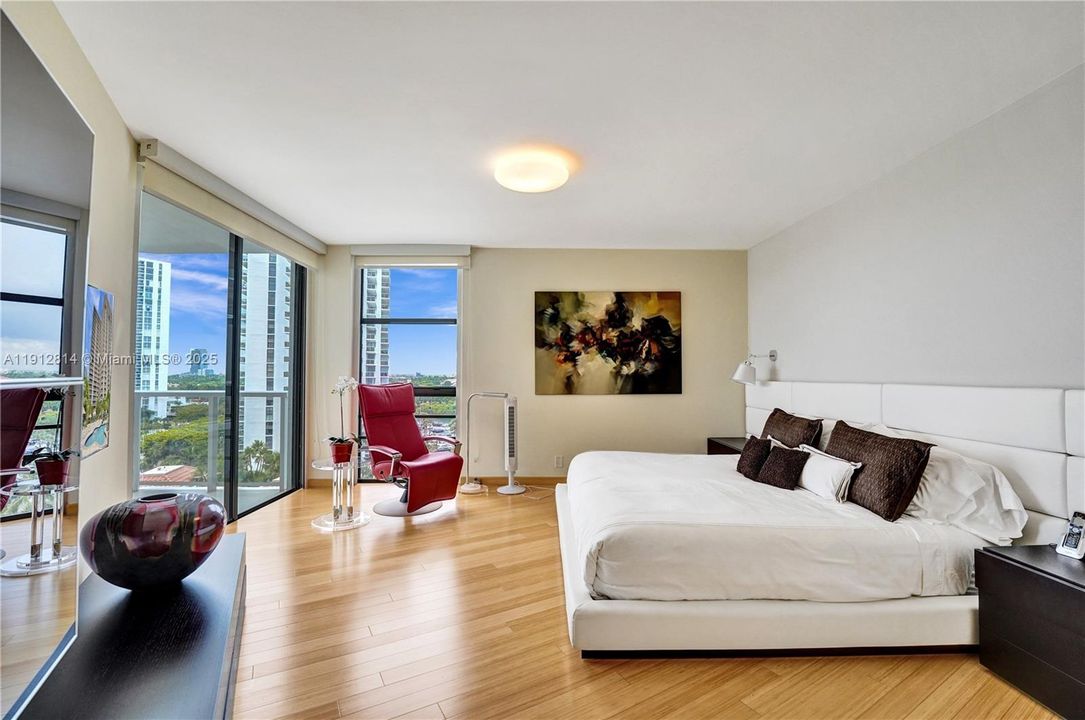 For Sale: $1,000,000 (4 beds, 3 baths, 2080 Square Feet)