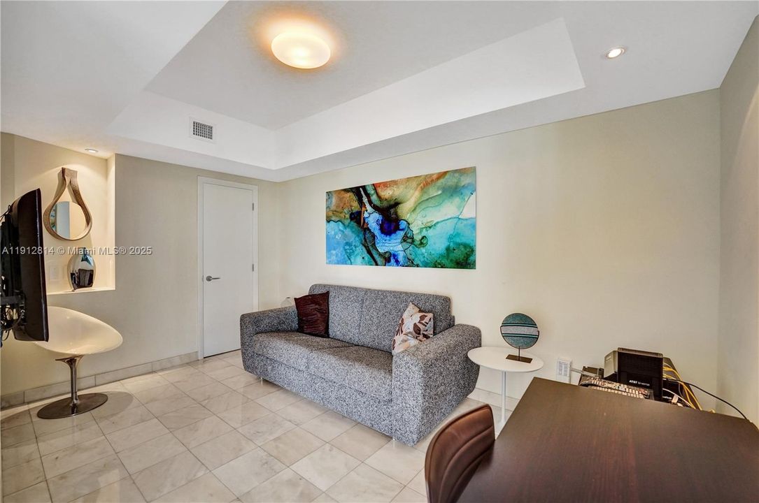 For Sale: $1,000,000 (4 beds, 3 baths, 2080 Square Feet)